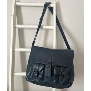 ALTERNATIVE Men’s Black Pebbled Leather Canvas Messenger Bag 15” X 12”